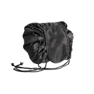 Pouch, μια τσάντα γυναικεία για την αποθήκευση διάφορων αξεσουάρ